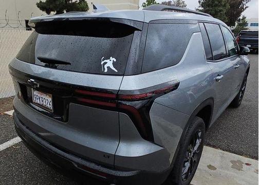 Sterling Gray Metallic 2024 Chevrolet Traverse LT