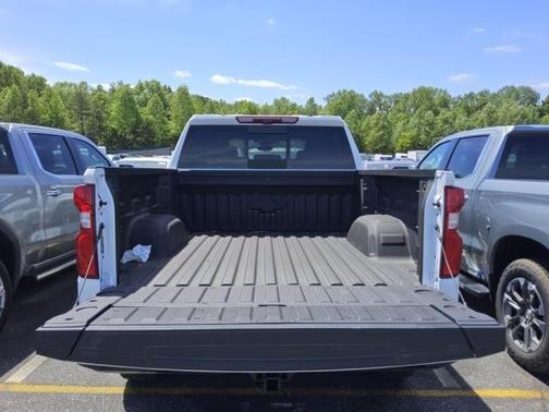 Summit White 2026 Chevrolet Silverado 1500 ZR2