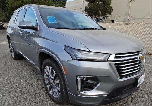 Sterling Gray Metallic 2023 Chevrolet Traverse Premier