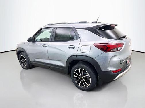 Sterling Gray Metallic 2026 Chevrolet Trailblazer LT