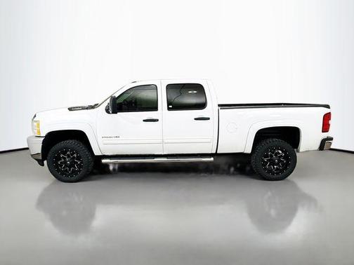 Summit White 2011 Chevrolet Silverado 2500 LT