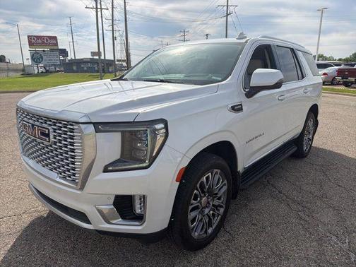 White Frost Tricoat 2022 GMC Yukon Denali