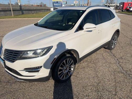 White Platinum Metallic Tri-Coat 2017 Lincoln MKC Reserve
