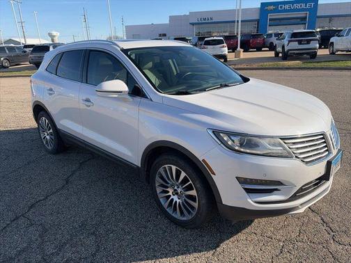 White Platinum Metallic Tri-Coat 2017 Lincoln MKC Reserve
