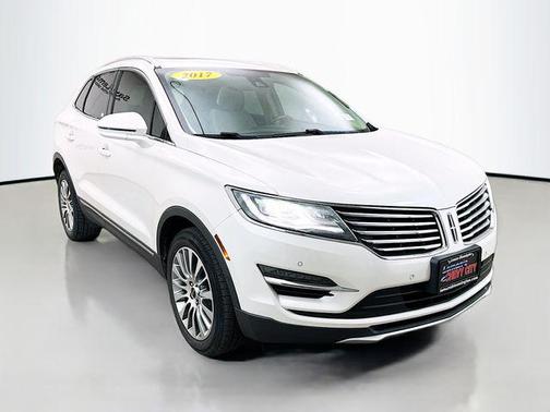 White Platinum Metallic Tri-Coat 2017 Lincoln MKC Reserve