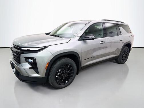 Sterling Gray Metallic 2026 Chevrolet Traverse LT