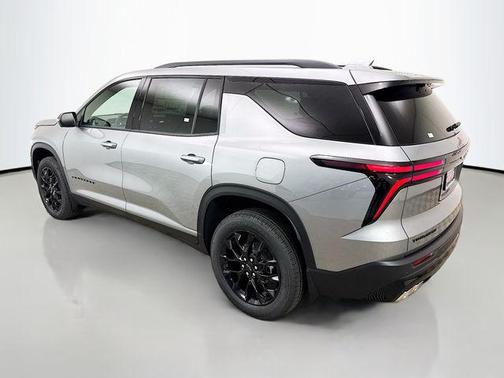 Sterling Gray Metallic 2026 Chevrolet Traverse LT