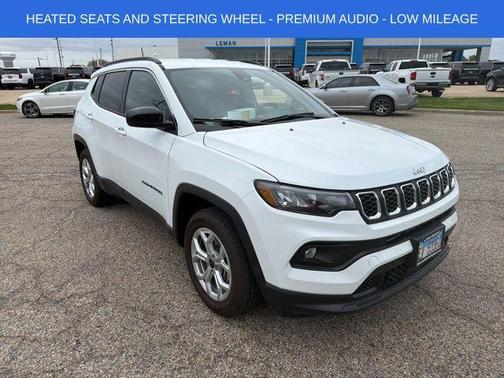 Bright White Clearcoat 2025 Jeep Compass Latitude