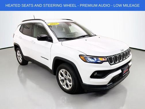 Bright White Clearcoat 2025 Jeep Compass Latitude
