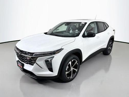 Summit White 2026 Chevrolet Trax FWD 1RS