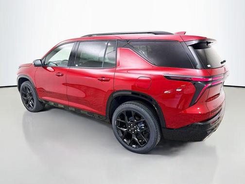 Radiant Red Tintcoat 2026 Chevrolet Traverse RS