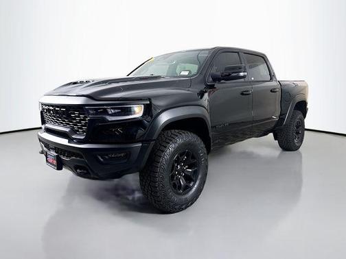 Diamond Black Crystal Pearlcoat 2026 RAM 1500 RHO Crew Cab 4x4 5'7' Box