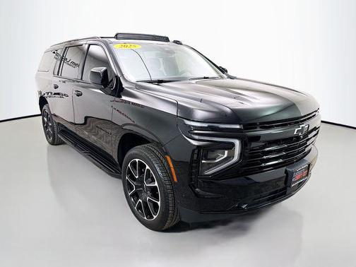 2025 Chevrolet Suburban RST