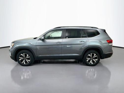 Platinum Gray Metallic 2024 Volkswagen Atlas 2.0T SE