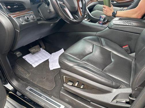2018 Cadillac Escalade Base