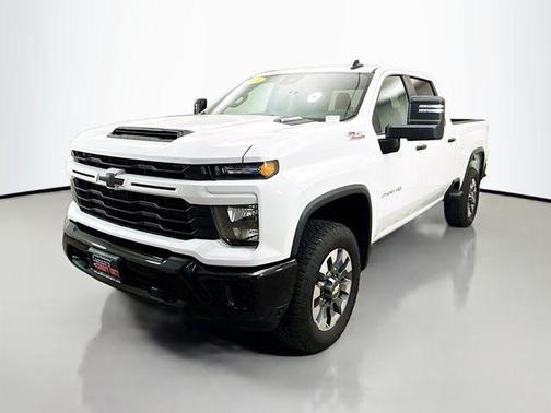 Summit White 2024 Chevrolet Silverado 2500 Custom