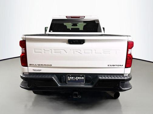 Summit White 2024 Chevrolet Silverado 2500 Custom