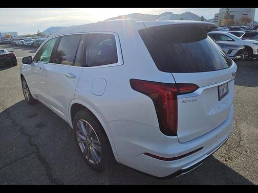 2023 Cadillac XT6 Premium Luxury FWD