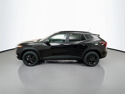 Mosaic Black Metallic 2026 Chevrolet Trax LT