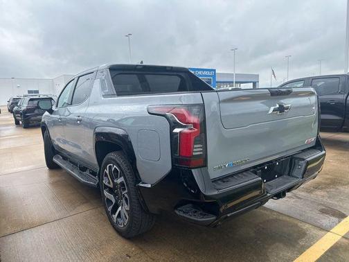 2025 Chevrolet Silverado EV RST