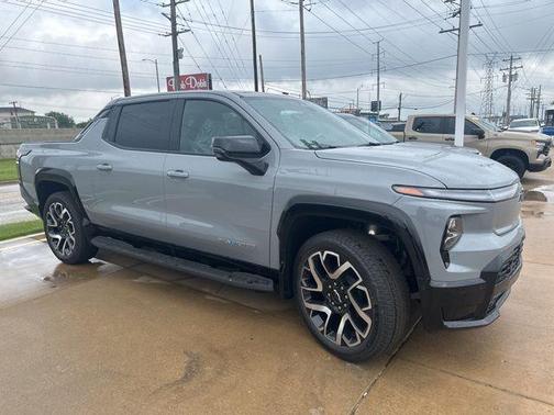 2025 Chevrolet Silverado EV RST