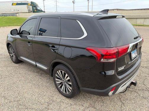 Labrador Black Metallic 2020 Mitsubishi Outlander GT