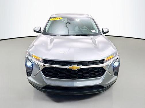 Sterling Gray Metallic 2024 Chevrolet Trax LS