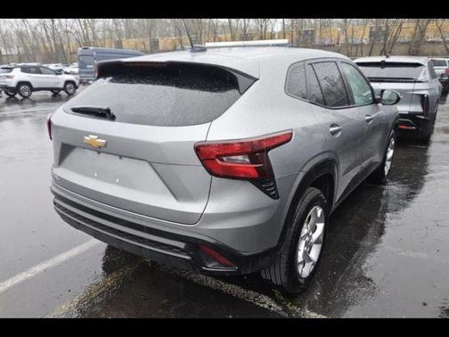 Sterling Gray Metallic 2024 Chevrolet Trax LS