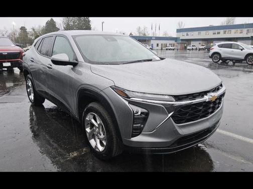 Sterling Gray Metallic 2024 Chevrolet Trax LS