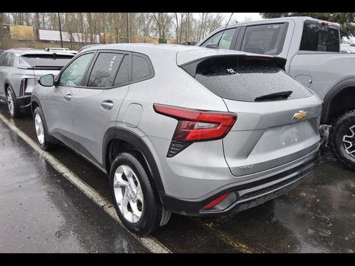 Sterling Gray Metallic 2024 Chevrolet Trax LS