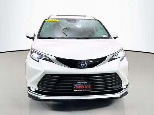 2022 Toyota Sienna Platinum