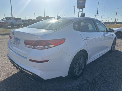 2020 Kia Optima LX