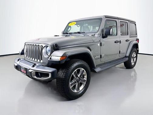 Sting-Gray Clearcoat 2019 Jeep Wrangler Unlimited Sahara
