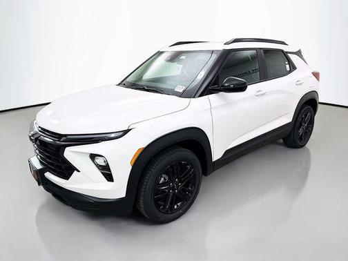 Summit White 2026 Chevrolet Trailblazer LT