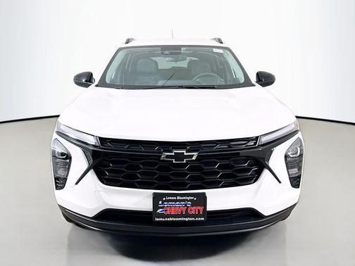 Summit White 2026 Chevrolet Trax LT