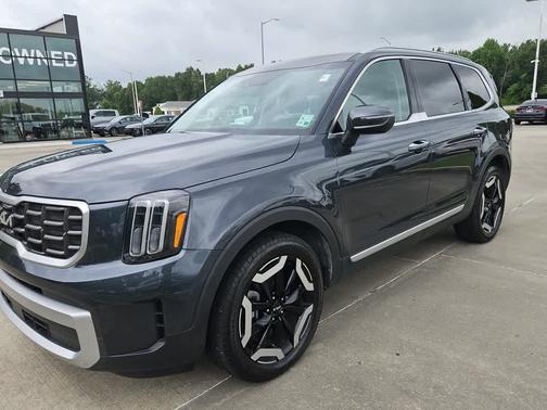 Gravity Gray 2023 Kia Telluride S