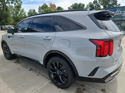 Wolf Gray 2023 Kia Sorento SX