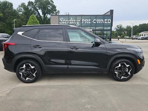 Fusion Black 2025 Kia Seltos EX
