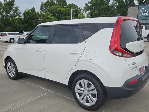Snow White Pearl 2022 Kia Soul LX