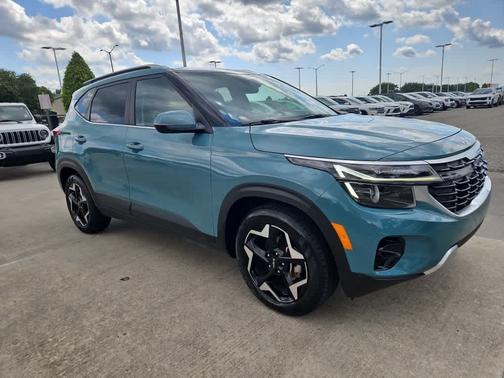 Pluton Blue 2024 Kia Seltos EX