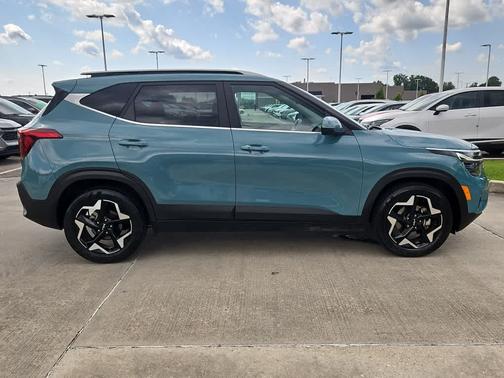 Pluton Blue 2024 Kia Seltos EX