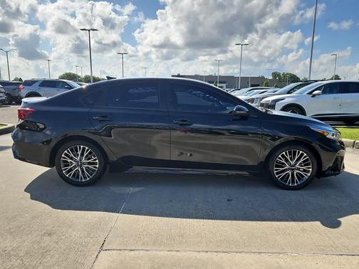 Aurora Black 2024 Kia Forte GT-Line