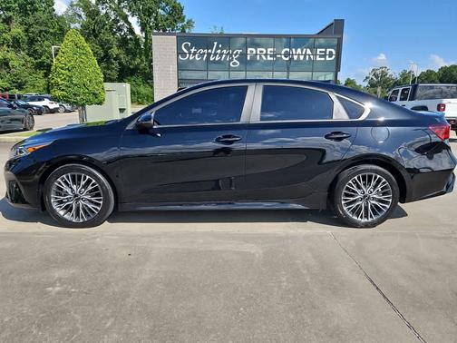 Aurora Black 2024 Kia Forte GT-Line