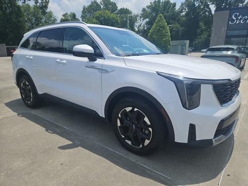 Glacial White Pearl 2024 Kia Sorento S
