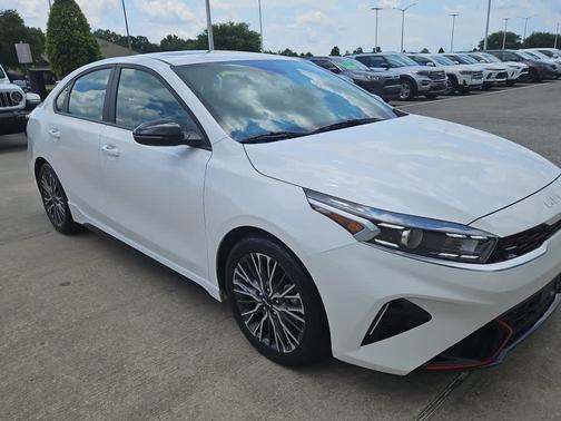 Snow White Pearl 2024 Kia Forte GT-Line