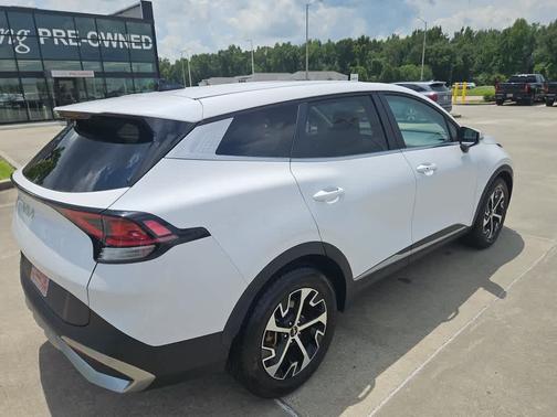 Glacial White Pearl 2023 Kia Sportage EX