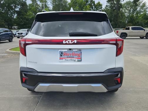Snow White Pearl 2025 Kia Seltos S