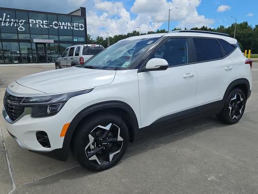 Snow White Pearl 2025 Kia Seltos S
