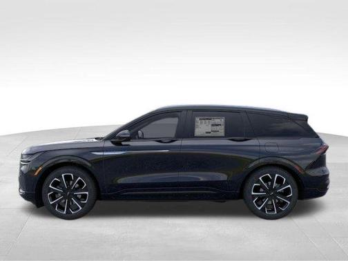 Infinite Black Metallic Clearcoat 2026 Lincoln Nautilus Reserve