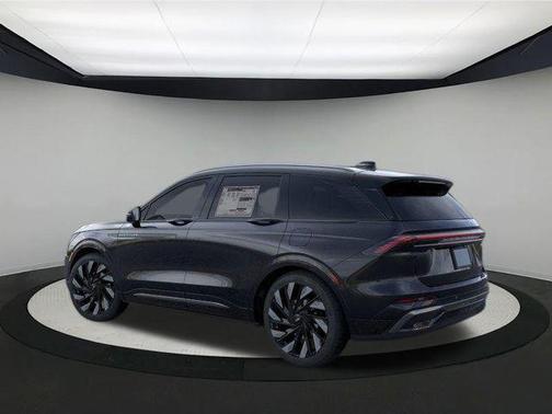 2025 Lincoln Nautilus Reserve